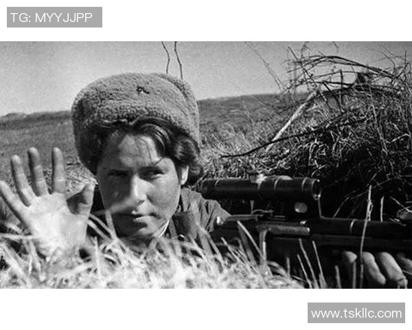 二战时期出生的传奇足球球星与他们的时代背景解析