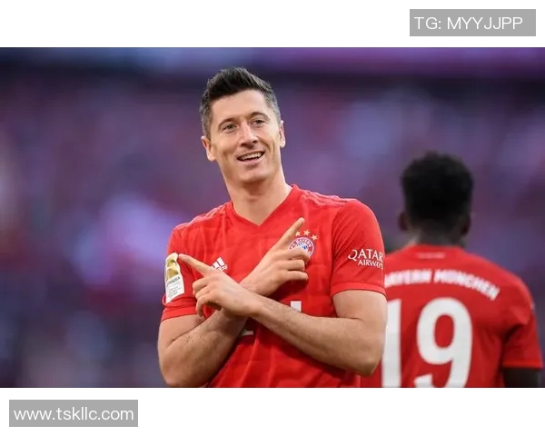 以足球场上不拘一格的球星为核心探讨其影响力与成就