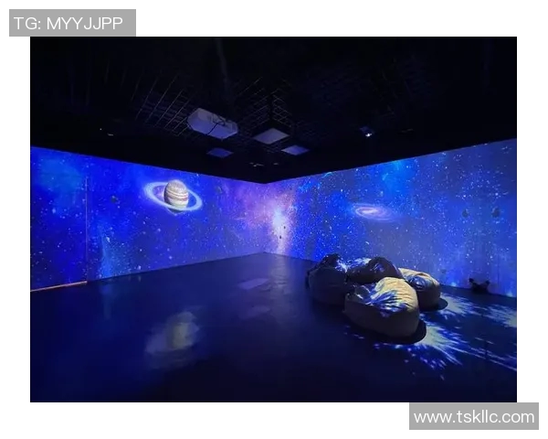 球星卡与足球水池完美结合打造全新沉浸式体验空间 球星卡与足球水池完美结合打造全新沉浸式体验空间