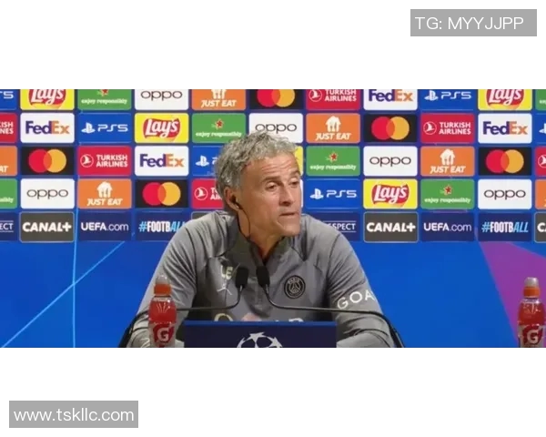 足球球星背后的朋友们：他们如何影响了球员的职业生涯与个人生活