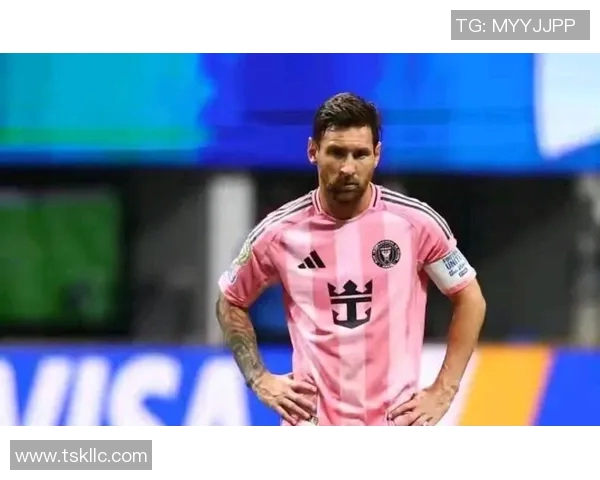 以足球球星独特风格解析绿茵传奇与时代精神碰撞 以足球球星独特风格解析绿茵传奇与时代精神碰撞