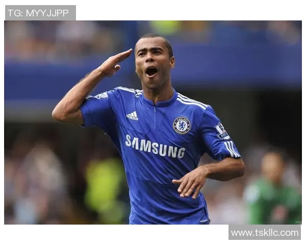 00号足球球星的传奇之路：从年轻才俊到全球足坛巨星的崛起