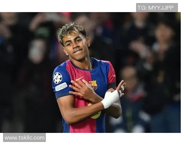 传奇足球巨星身披几号球衣背后故事与象征意义揭秘 传奇足球巨星身披几号球衣背后故事与象征意义揭秘